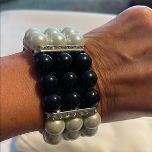 Elegant Black and White Beaded Bracelet